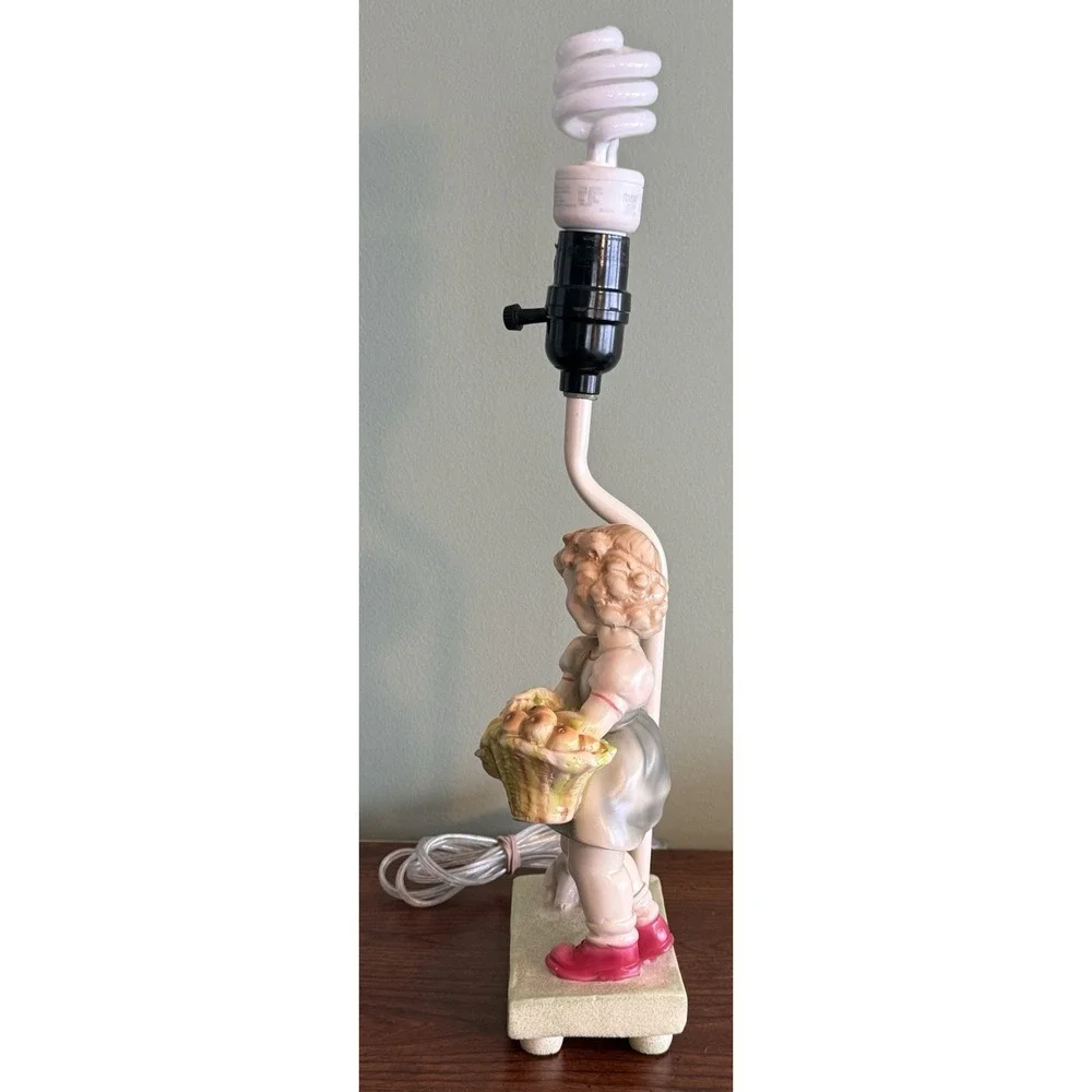Vtg APPLE BASKET GIRL &‎ RABBIT Table Lamp ENAMELED METAL Italy W Labels